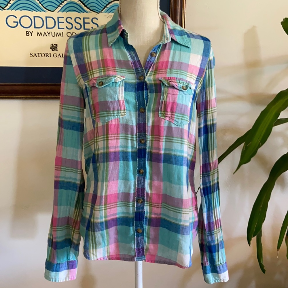 🦋  2/$15   -  Abercrombie & Fitch button down shirt